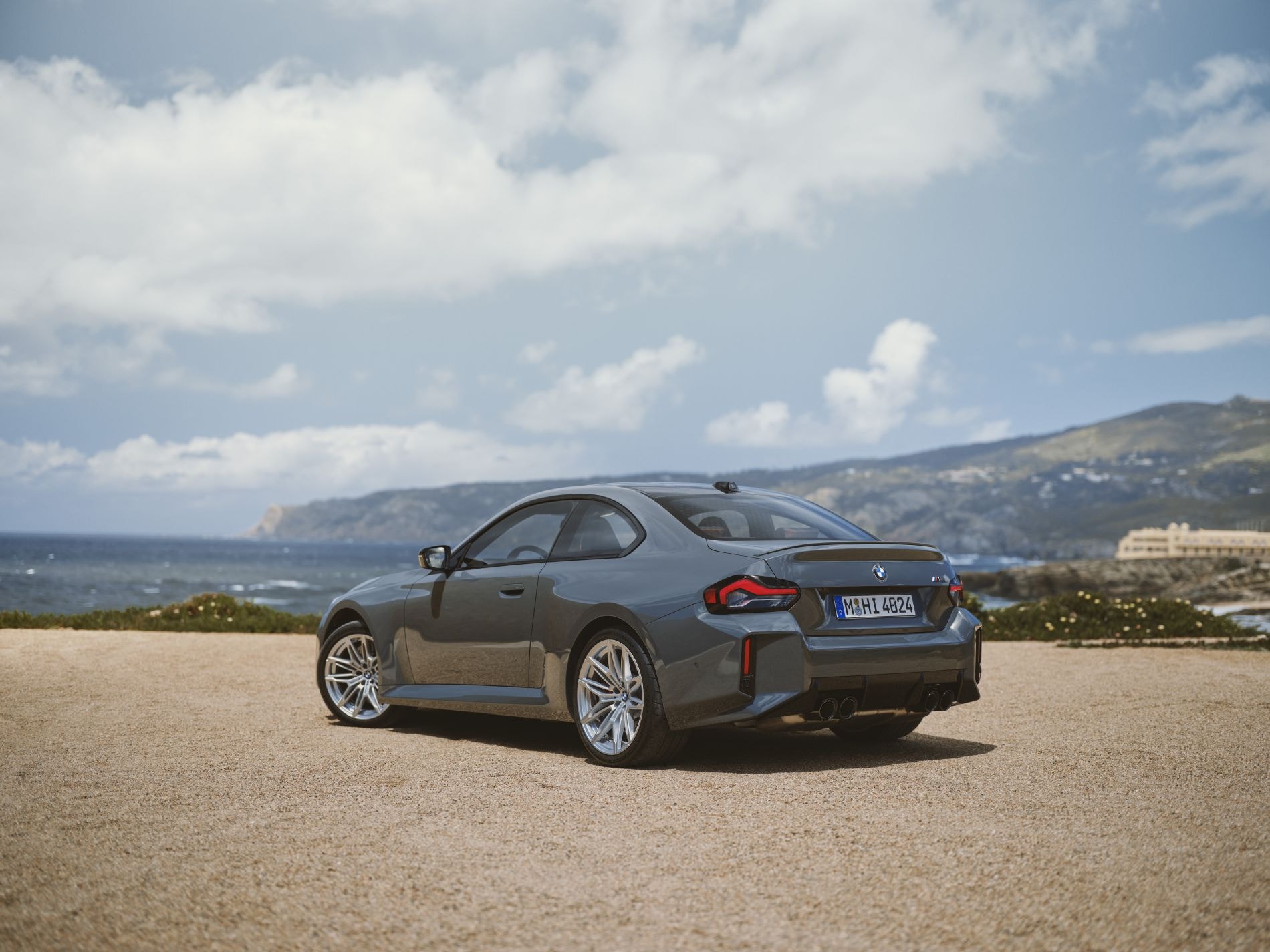 bmw-m2-2.jpg