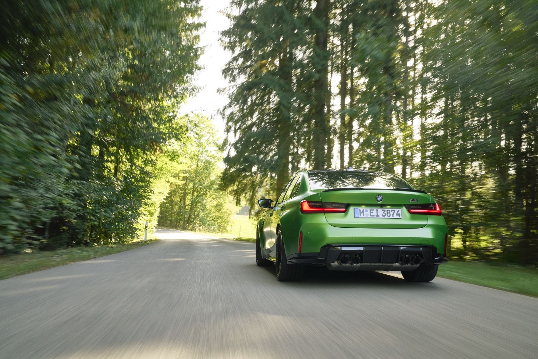 Centro de control del BMW M3, tecnología avanzada al alcance.