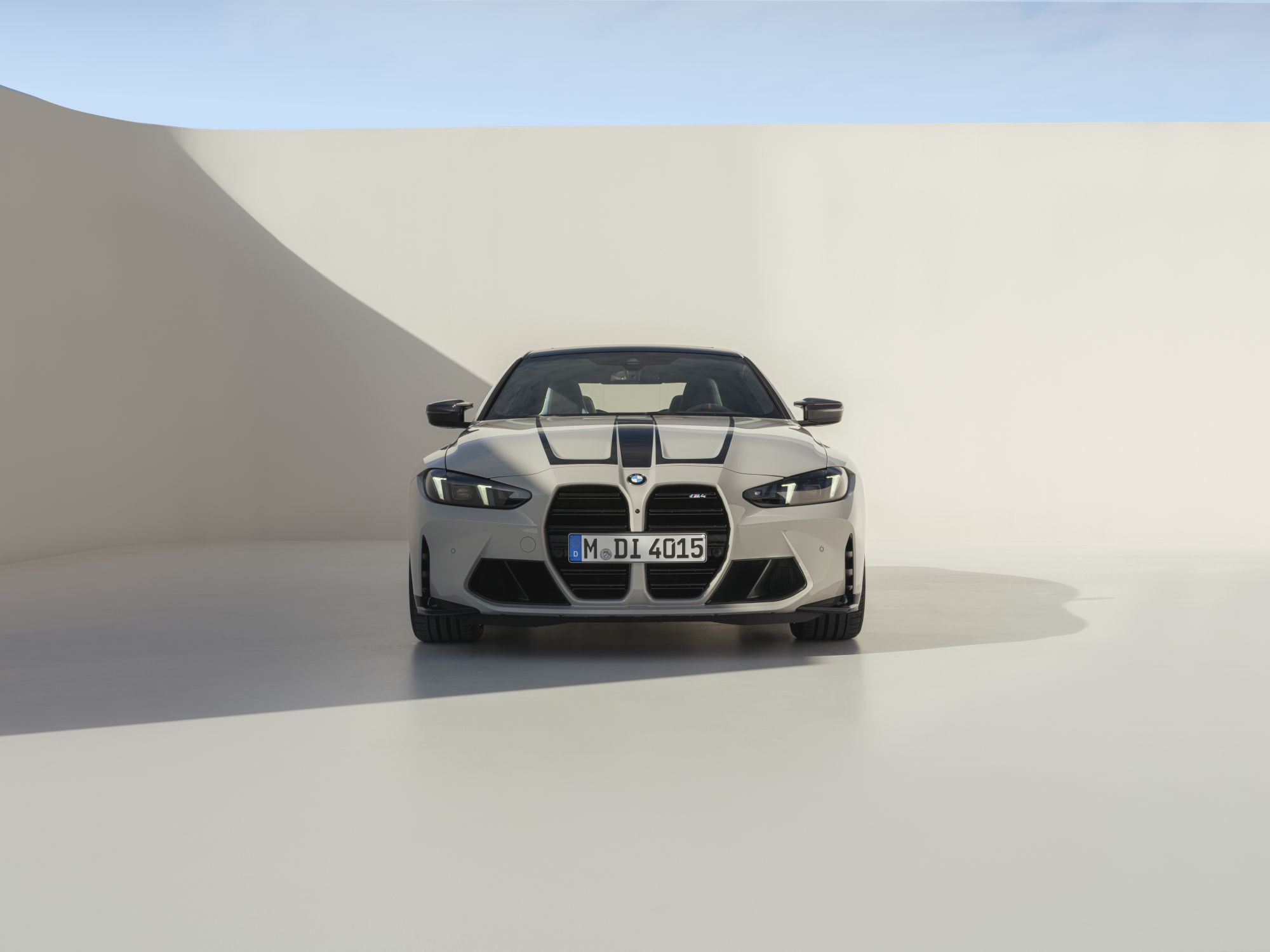 Vista aérea que resalta la estética sofisticada del M4 Coupé.