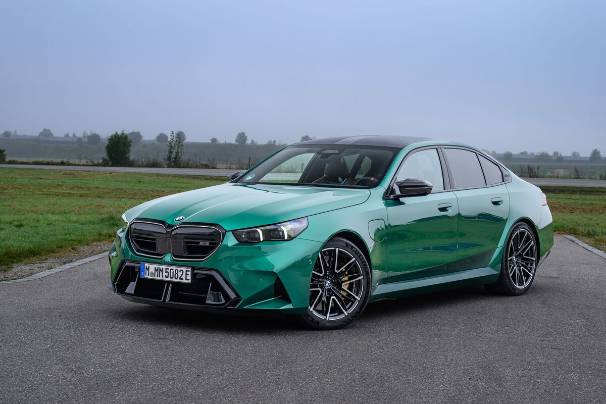 Interior del BMW M5 con diseño moderno y acabados de primera. Interior del BMW M5 con diseño moderno y acabados de primera.
