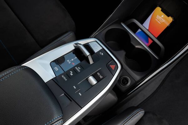 Consola central táctil del BMW Serie 2 Active Tourer con controles intuitivos. Consola central táctil del BMW Serie 2 Active Tourer con controles intuitivos.