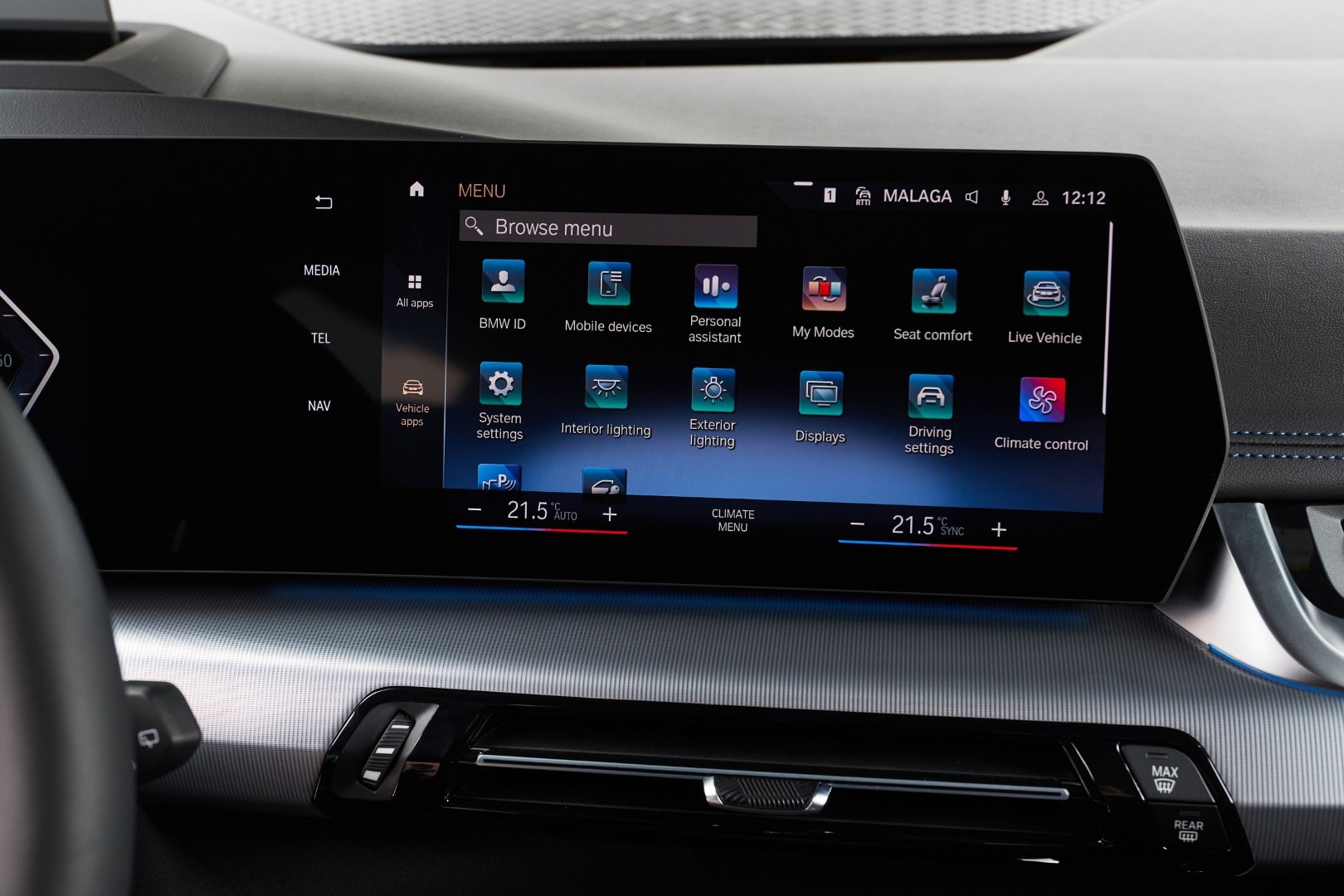Pantalla de infotainment del BMW Serie 2 Active Tourer con interfaz intuitiva.