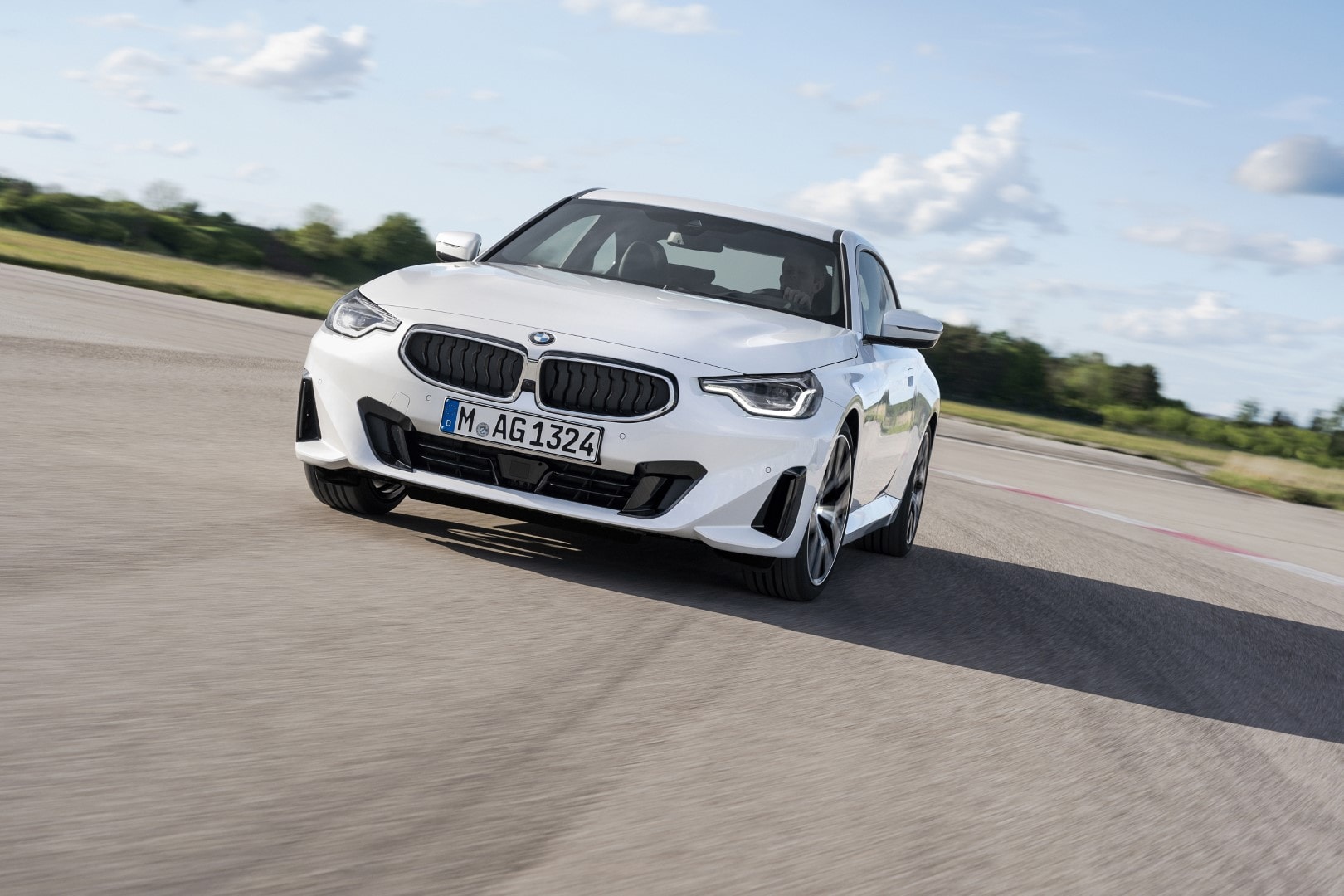 BMW Serie 2 Coupé revela su carácter deportivo y dinámico en movimiento.