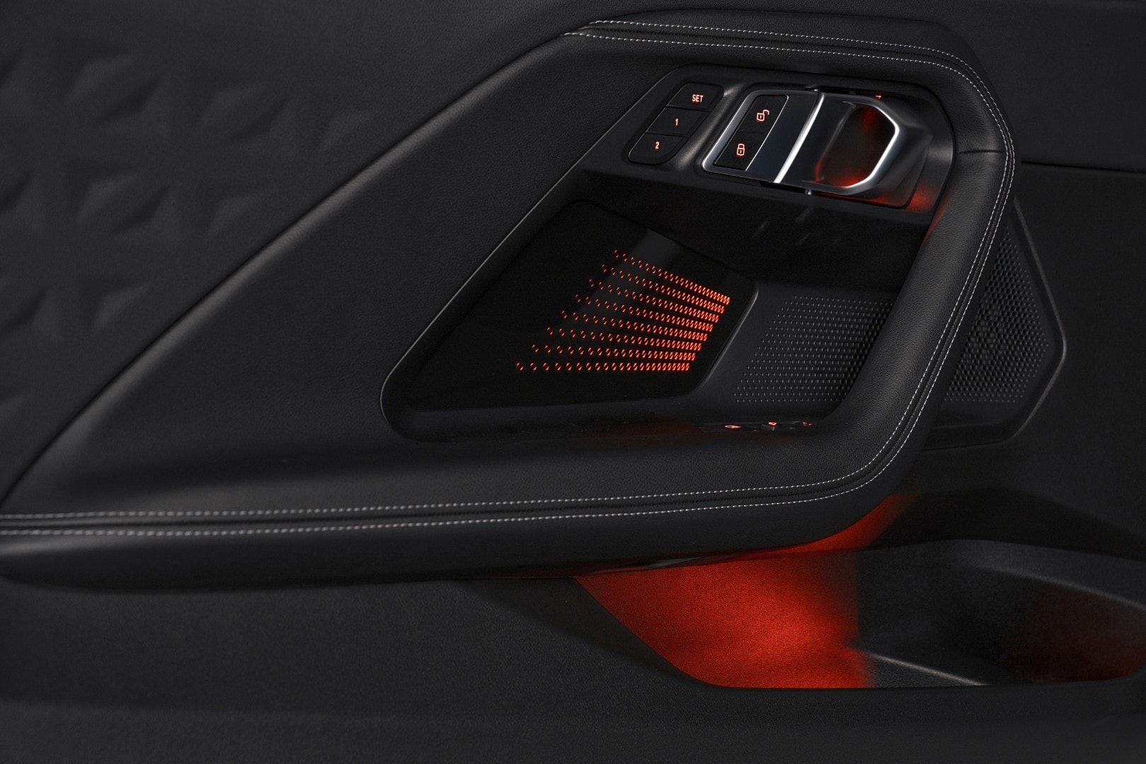 Sophisticación y deportividad en los detalles interiores del BMW Serie 2 Coupé.