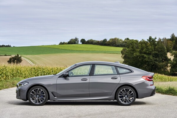 Perfil del BMW Serie 6 GT resaltando su silueta dinámica y elegante. Perfil del BMW Serie 6 GT resaltando su silueta dinámica y elegante.