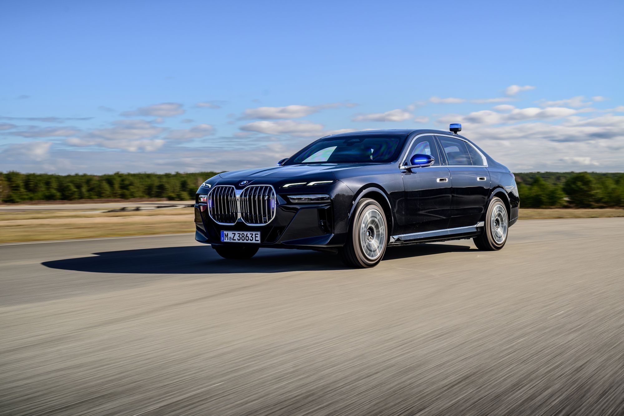 En plena curva, este modelo muestra su agilidad y estabilidad.