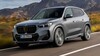 Imagen dinámica del BMW X1 híbrido destacando su parrilla frontal. Imagen dinámica del BMW X1 híbrido destacando su parrilla frontal.