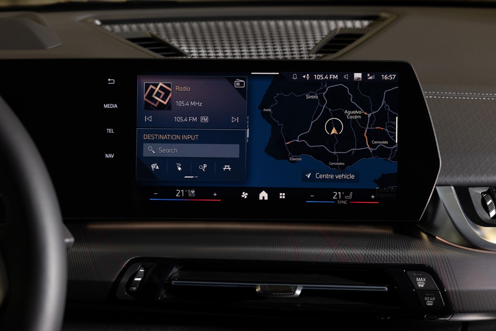 Sistema de navegación y multimedia con pantalla táctil del BMW X2.