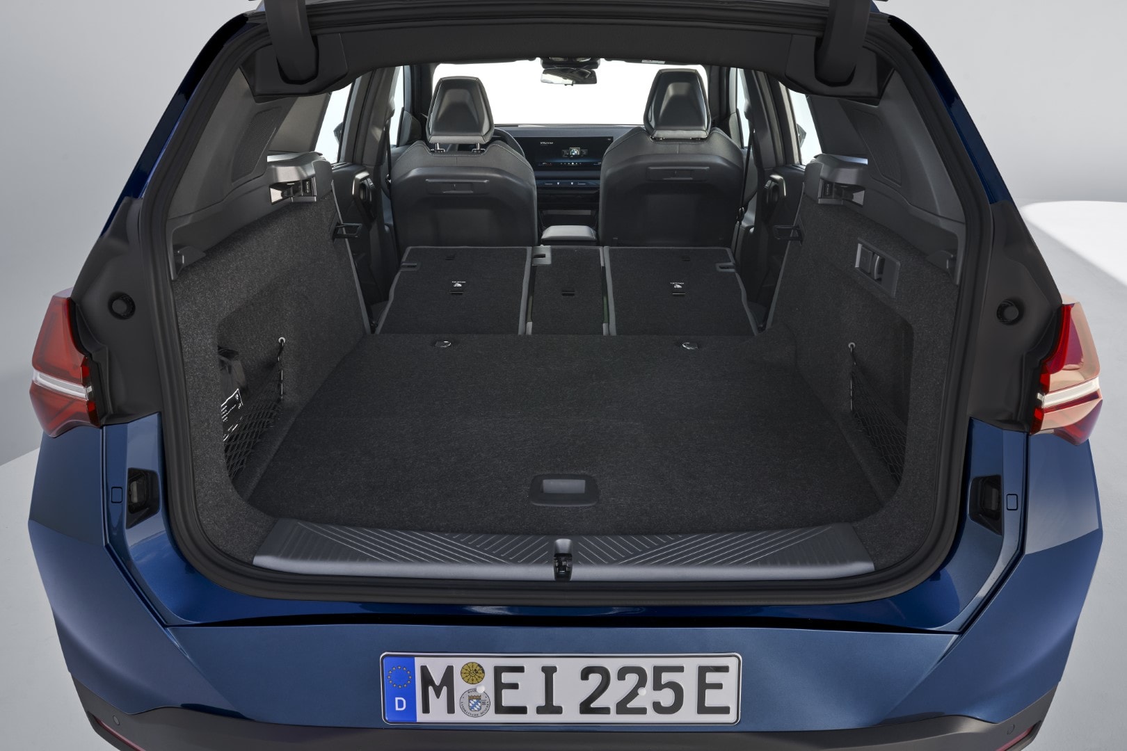 Espacio de carga del BMW X3 híbrido, amplio y práctico para diferentes usos.