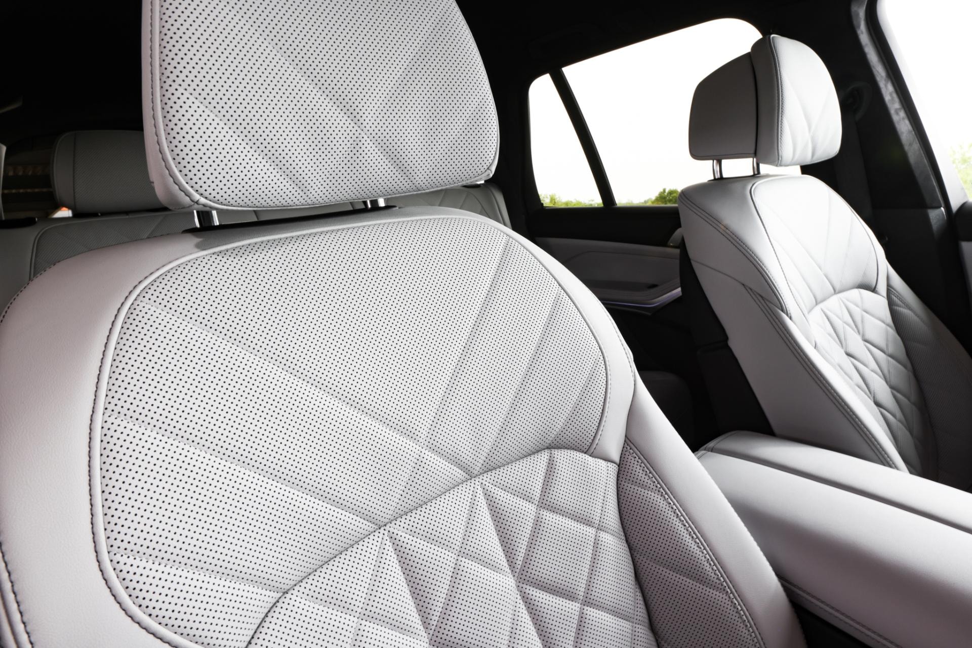 Asientos de cuero del BMW X5 Híbrido mostrando una terminación de alta calidad y diseño.