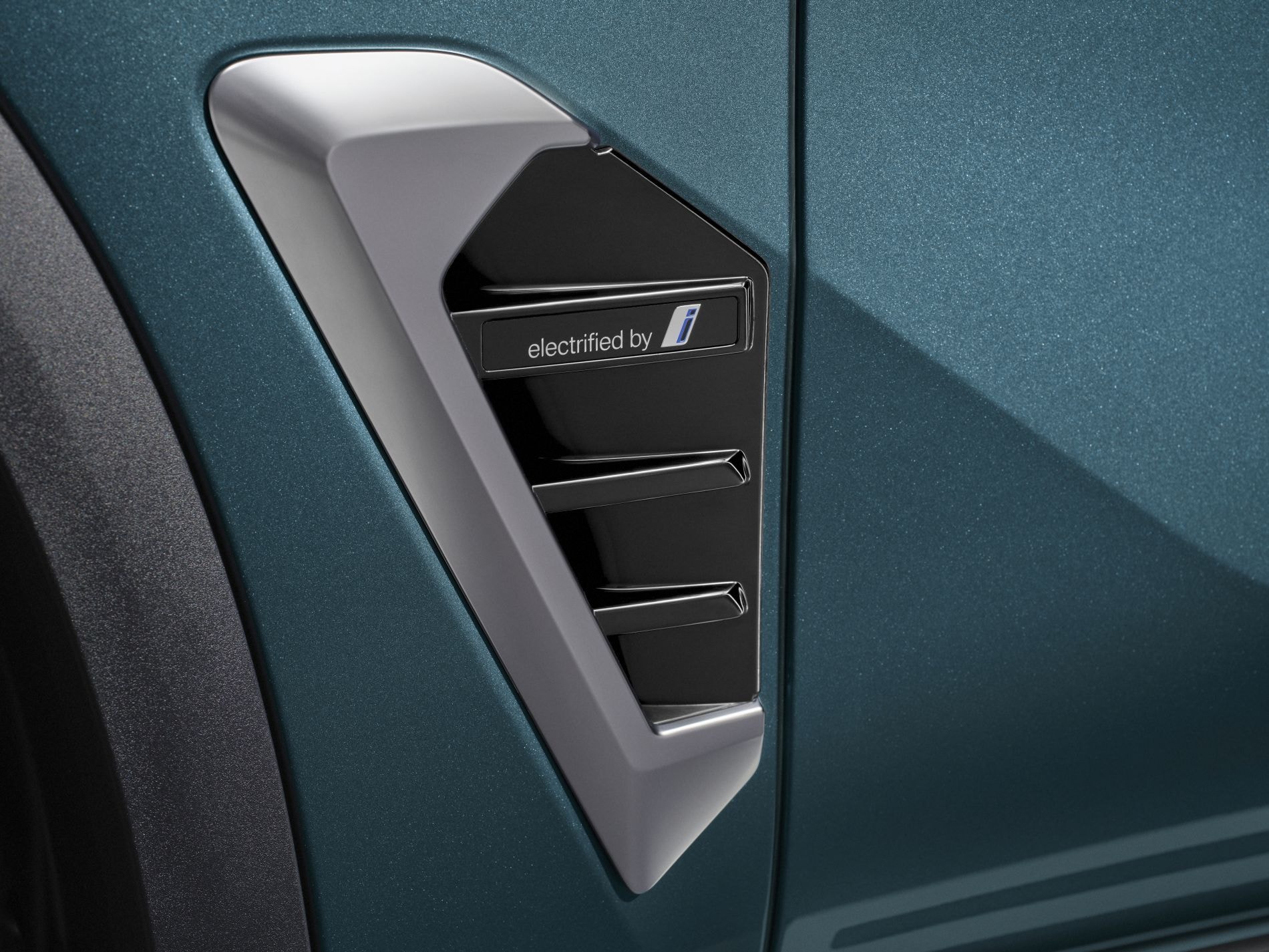 El BMW X5 destaca por su diseño robusto y elegante, ideal para cualquier aventura.