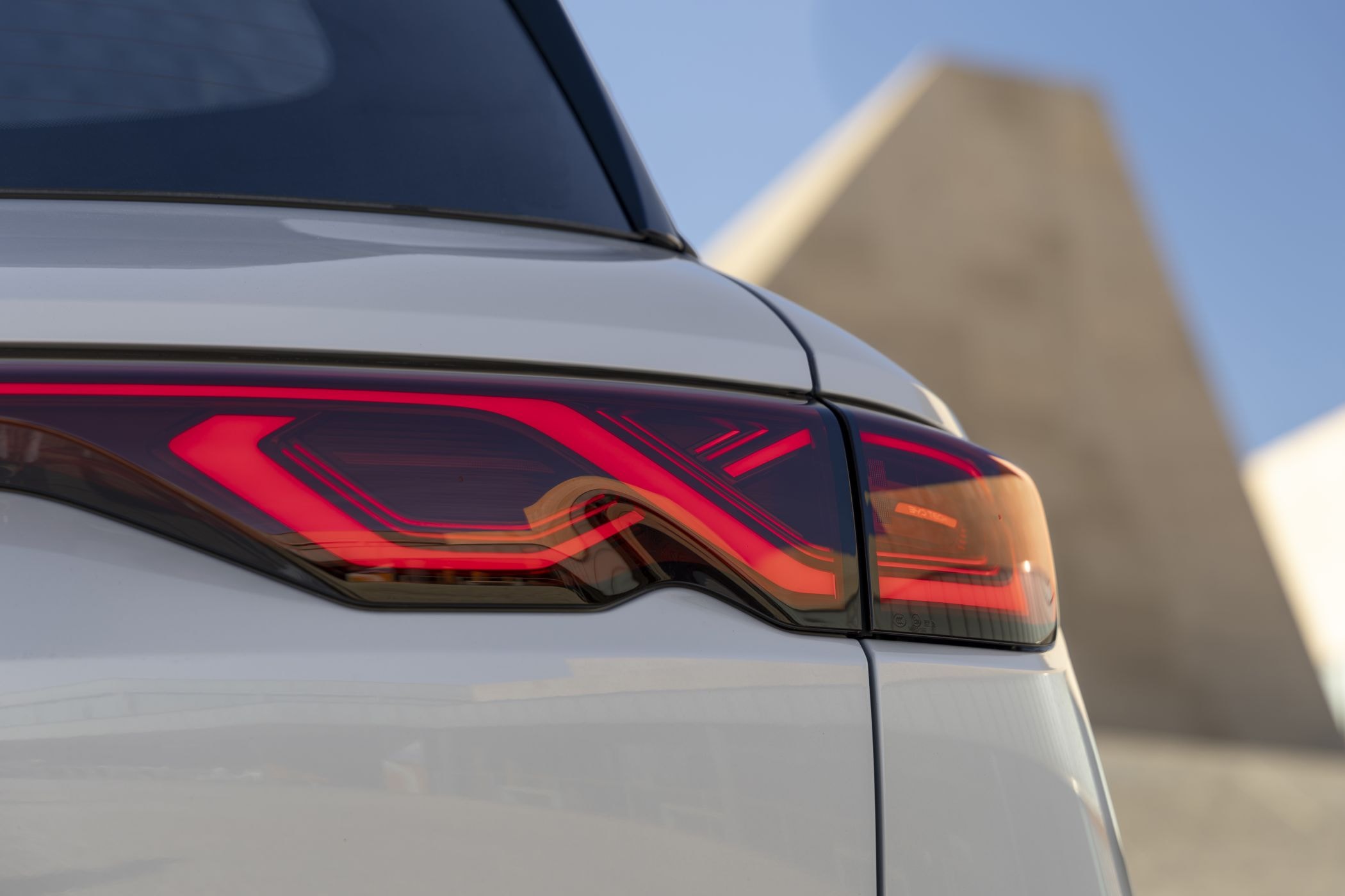 Interior del BYD Atto 2, con buena visibilidad lateral.