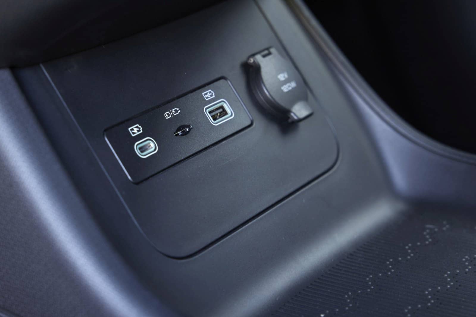 Botones de ajuste de asientos del BYD Atto3, detalle de ergonomía.