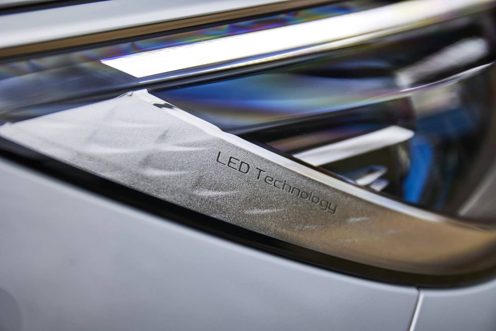 Detalle de la tecnología LED presente en el BYD Atto 3.