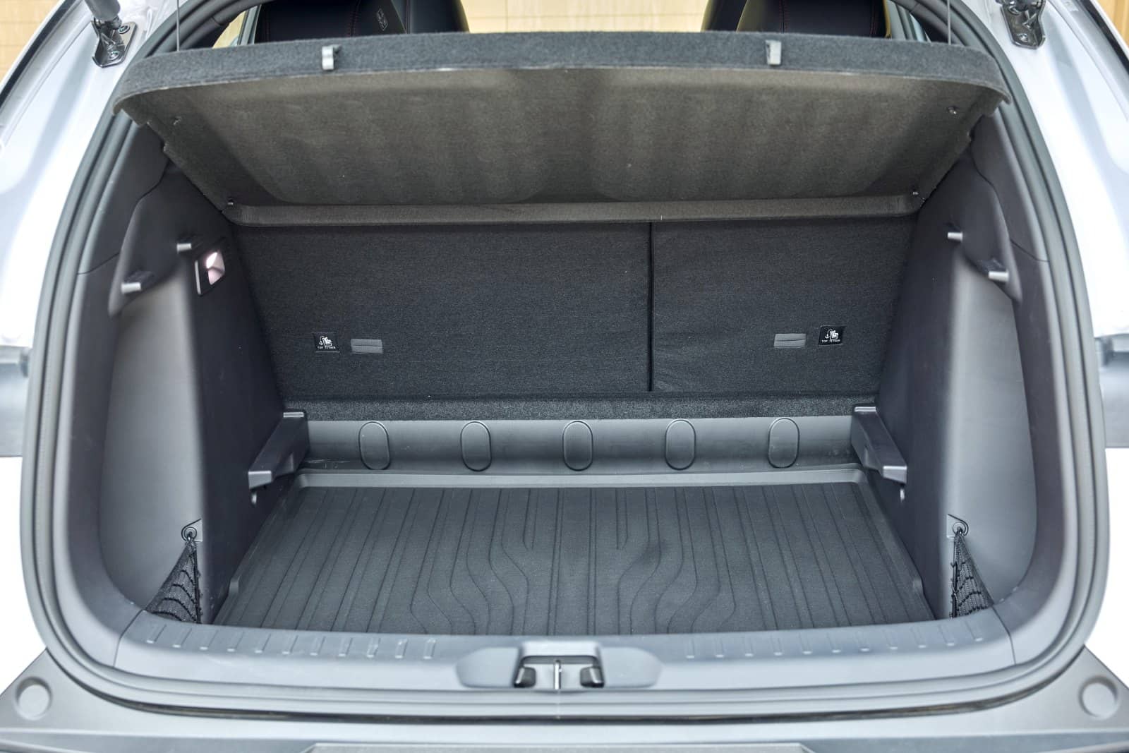 Espacio de carga del BYD Atto3 mostrando capacidad y versatilidad.