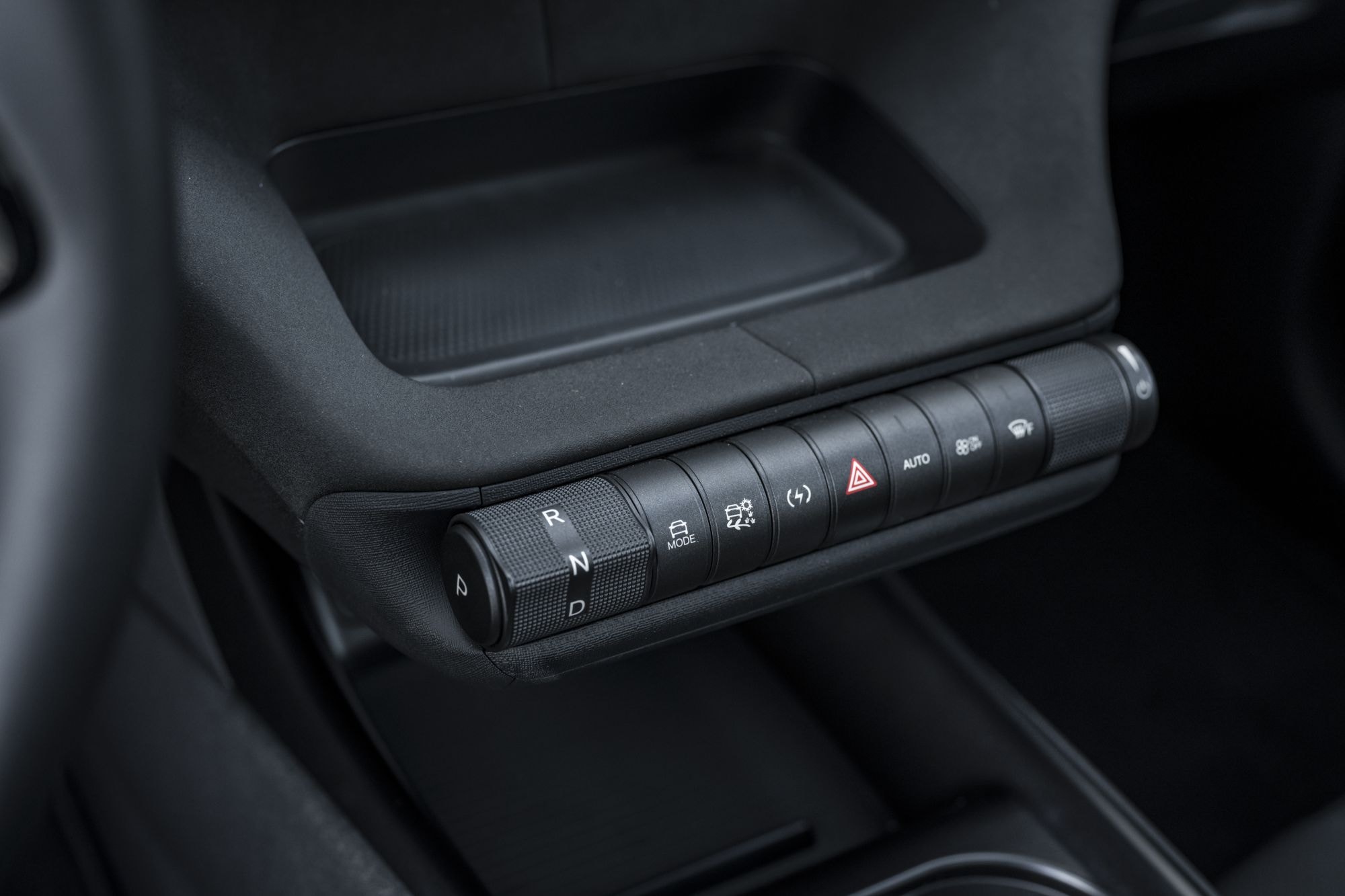 Panel de controles intuitivo y fácil de usar para el conductor.