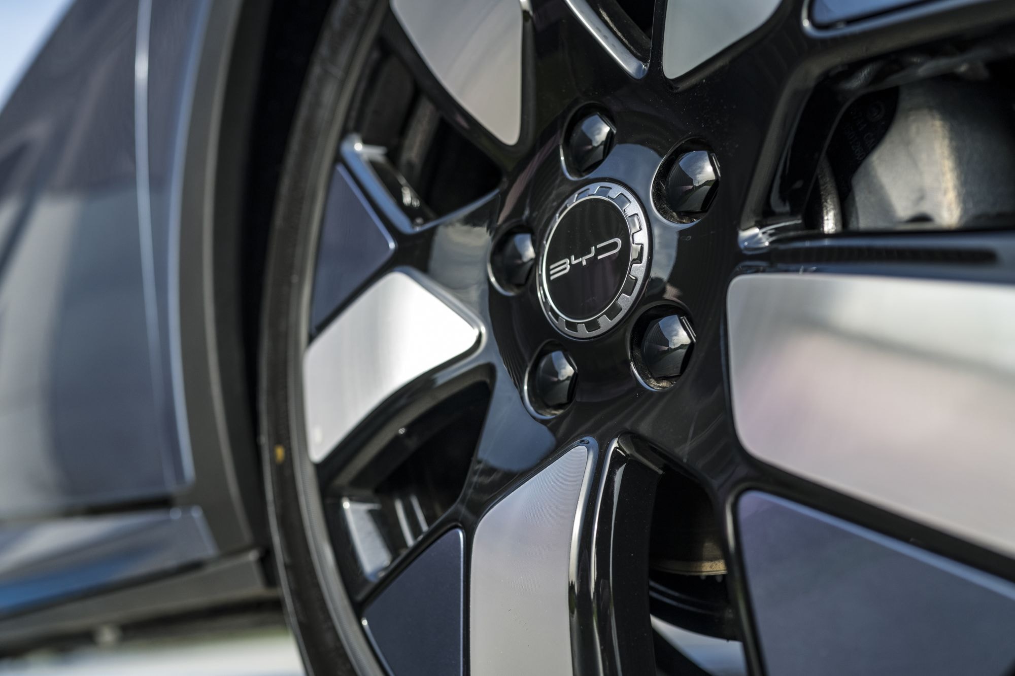 Maletero del BYD Dolphin, con capacidad adecuada y diseño práctico.