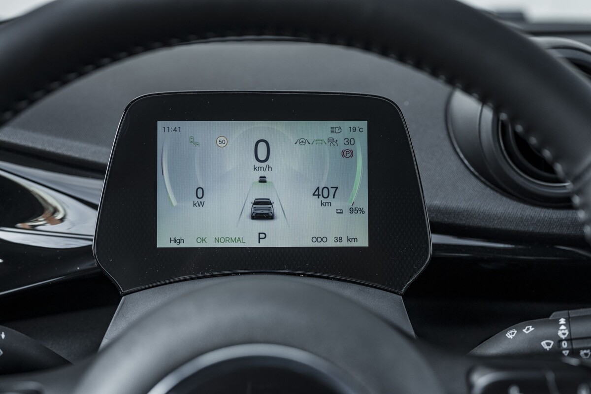 Visualización en tiempo real de cámara 360 grados del vehículo. Visualización en tiempo real de cámara 360 grados del vehículo.