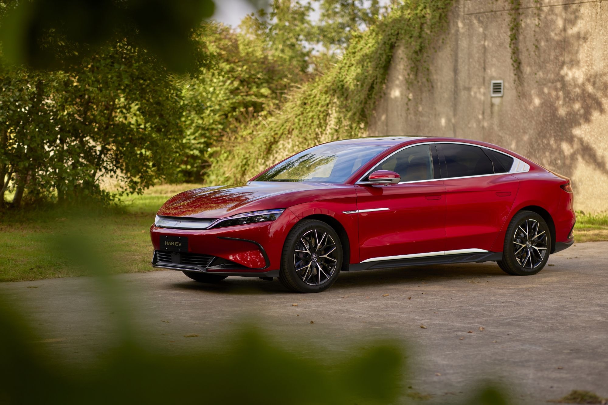 Maletero del BYD Han, ofrece un amplio espacio para equipaje.