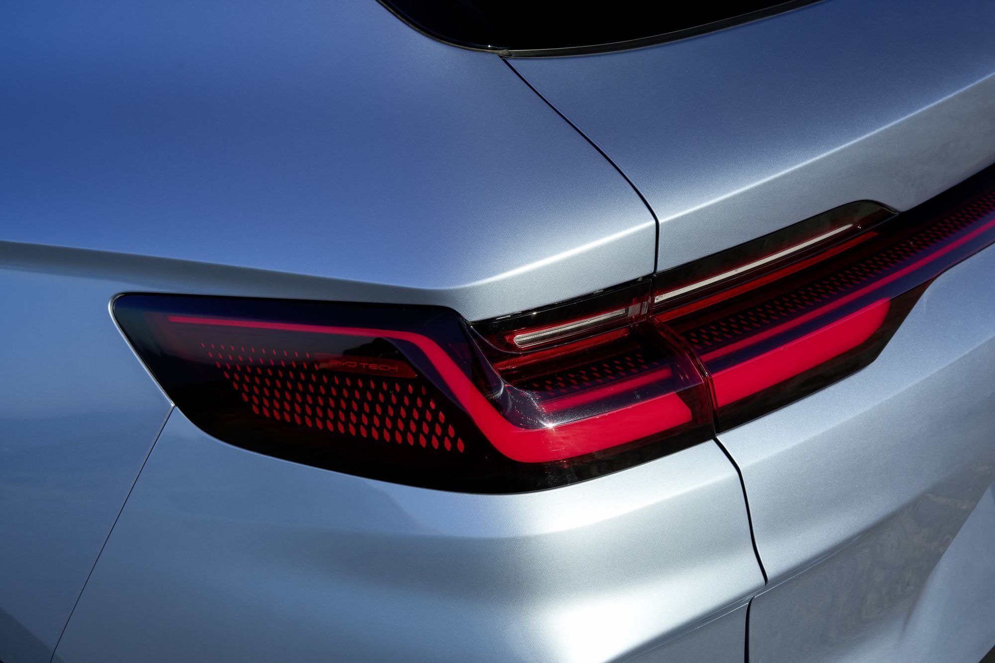 Logotipo del BYD Seal U resaltando su identidad de marca.