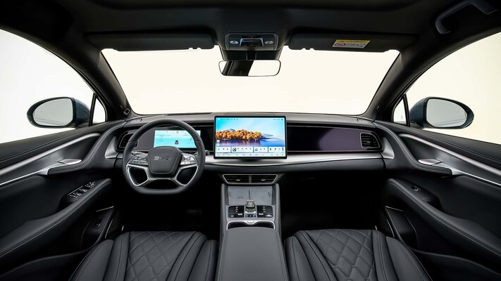 Interior del Sealion 7 que muestra asientos de cuero premium, confort y sofisticación. Interior del Sealion 7 que muestra asientos de cuero premium, confort y sofisticación.