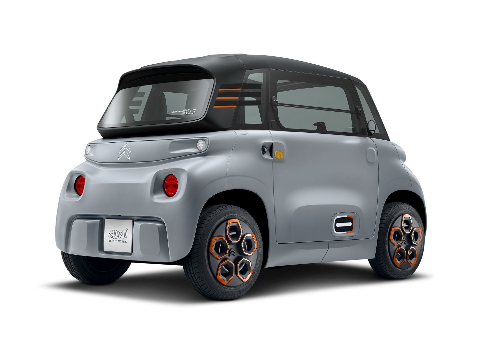 Trasera del Citroën AMI, destacando su diseño compacto y moderno.