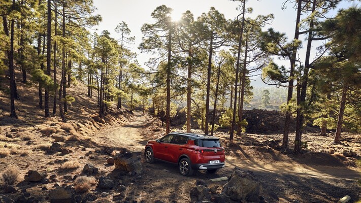 El C3 Aircross desafiando caminos de tierra, muestra su carácter aventurero. El C3 Aircross desafiando caminos de tierra, muestra su carácter aventurero.
