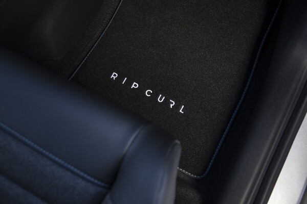 Detalle distintivo de la edición Rip Curl en los asientos del Citroën C3 Aircross. Detalle distintivo de la edición Rip Curl en los asientos del Citroën C3 Aircross.