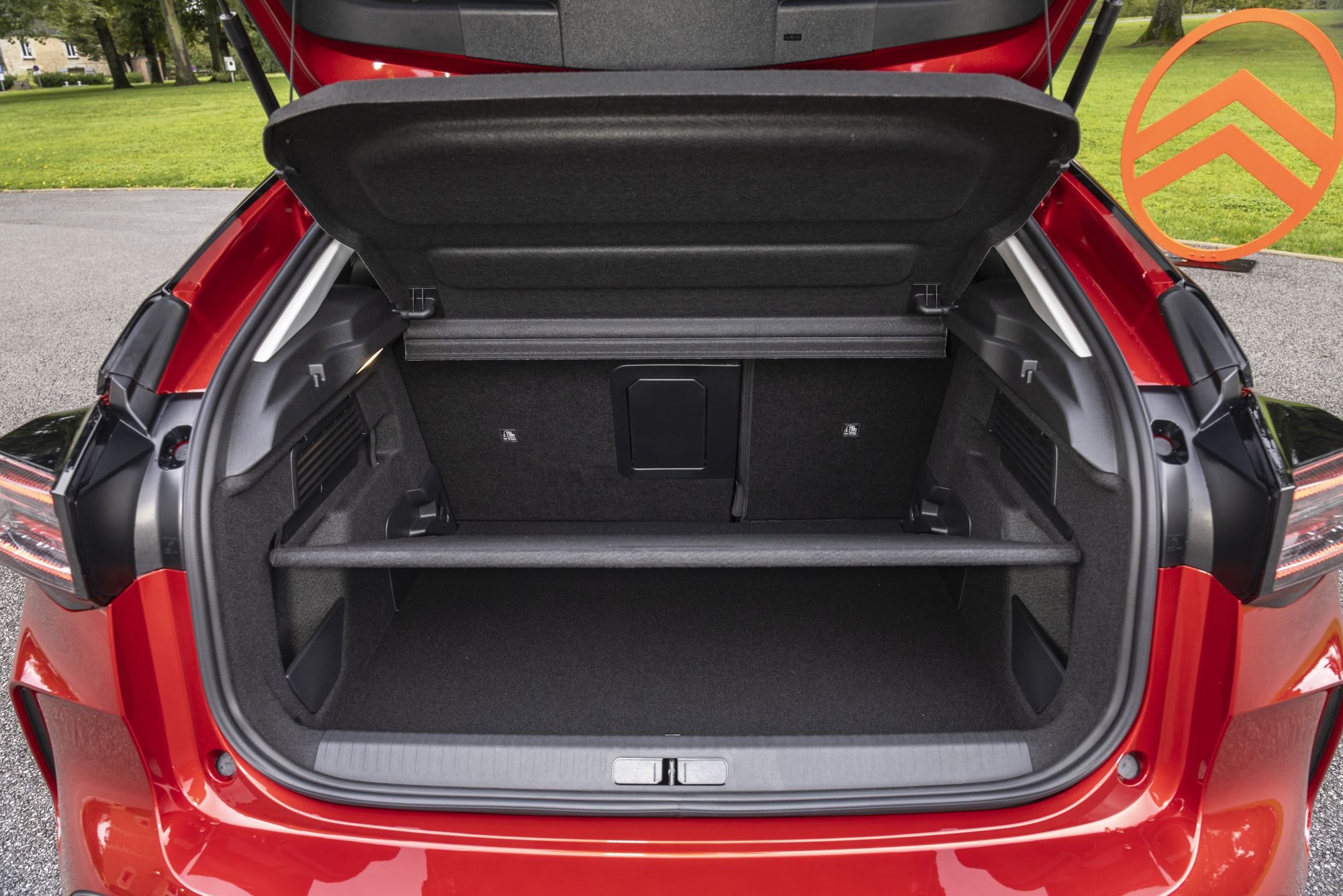 Interior del Citroën C4, mostrando comodidad y estilo.