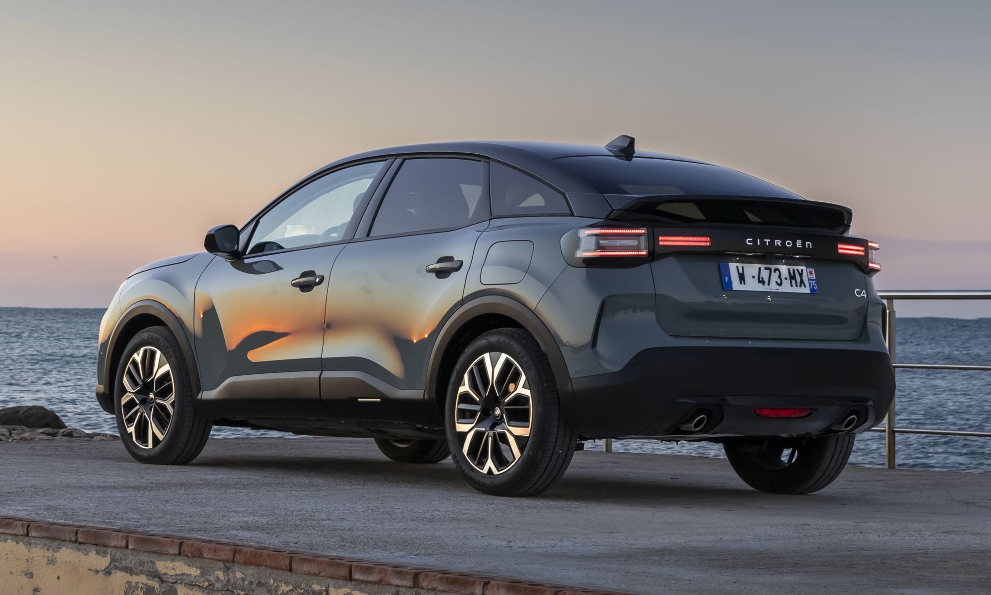 Maletero del Citroën C4, amplio y funcional, ideal para viajes.