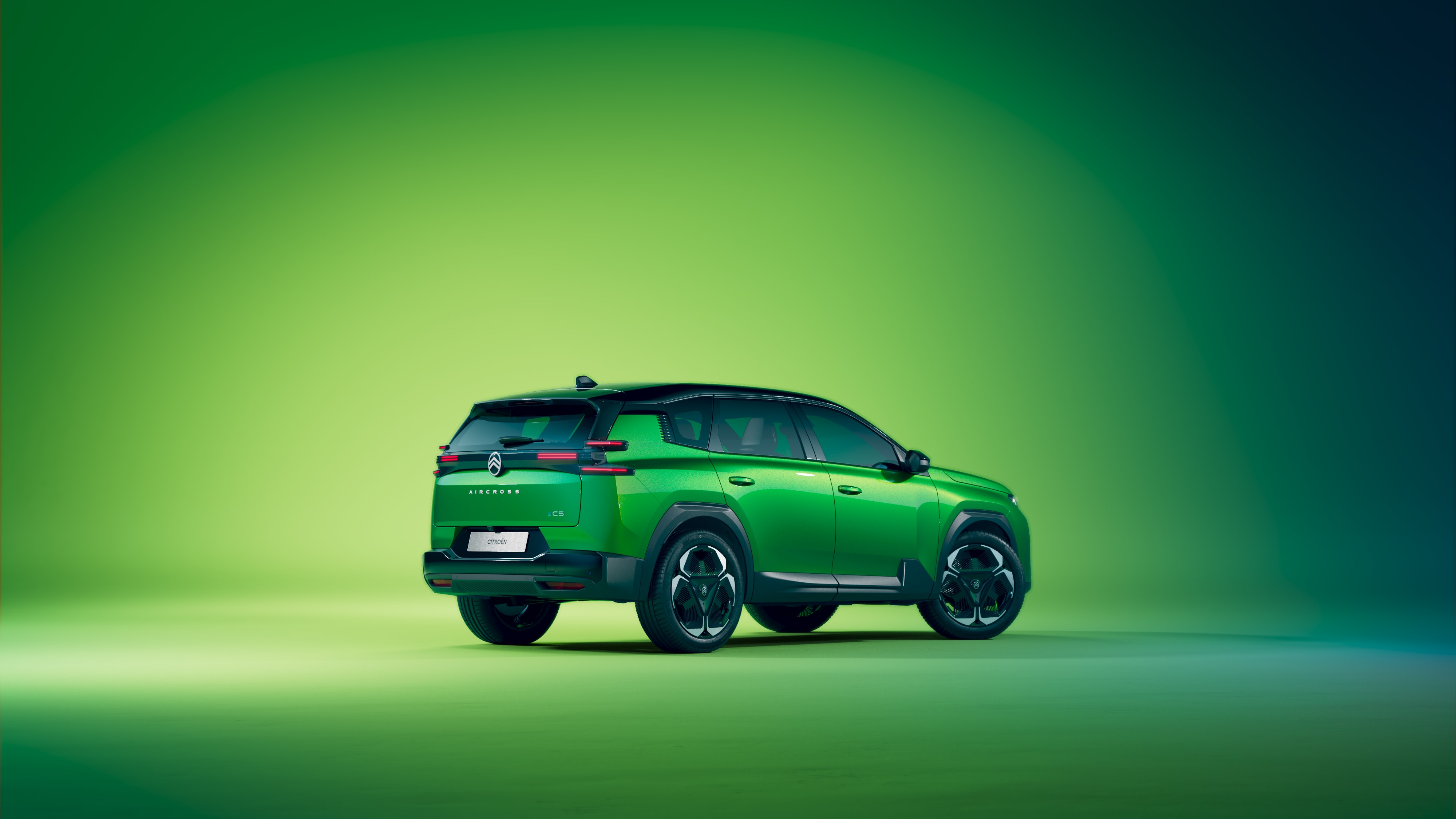 Detalle del diseño trasero, enfatizando la modernidad del modelo