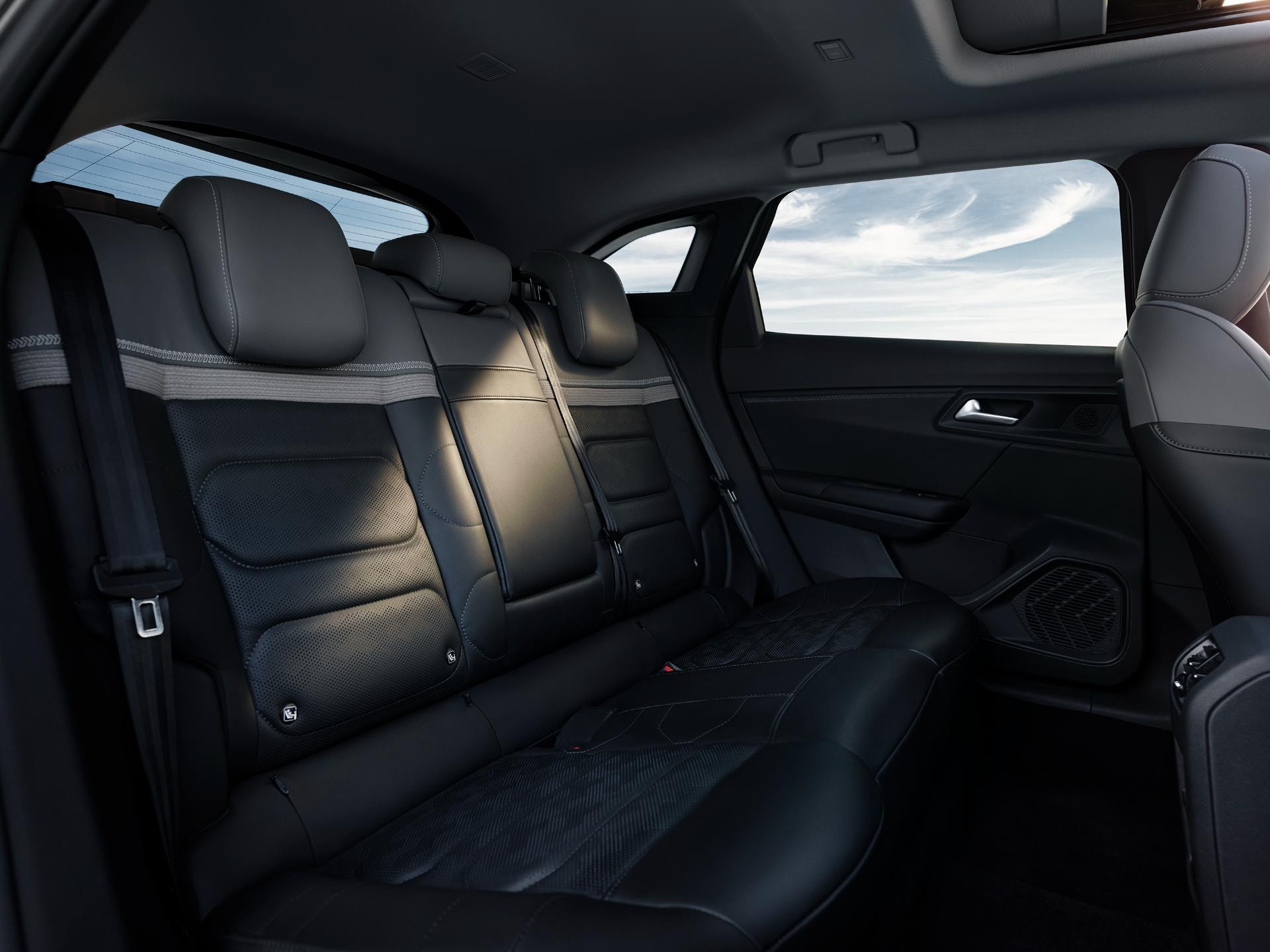 Ergonomía y tecnología resaltan en la cabina del conductor del C5 X.