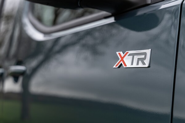 Vista del emblema XTR en la carrocería lateral del Citroën ë-Berlingo. Vista del emblema XTR en la carrocería lateral del Citroën ë-Berlingo.