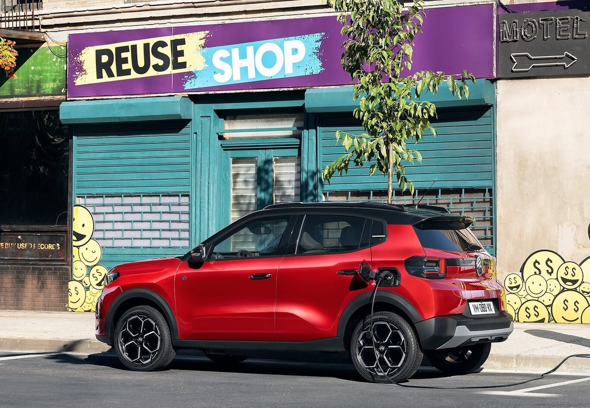 Perfil lateral del Citroën ë-C3, mostrando su diseño atractivo y moderno.