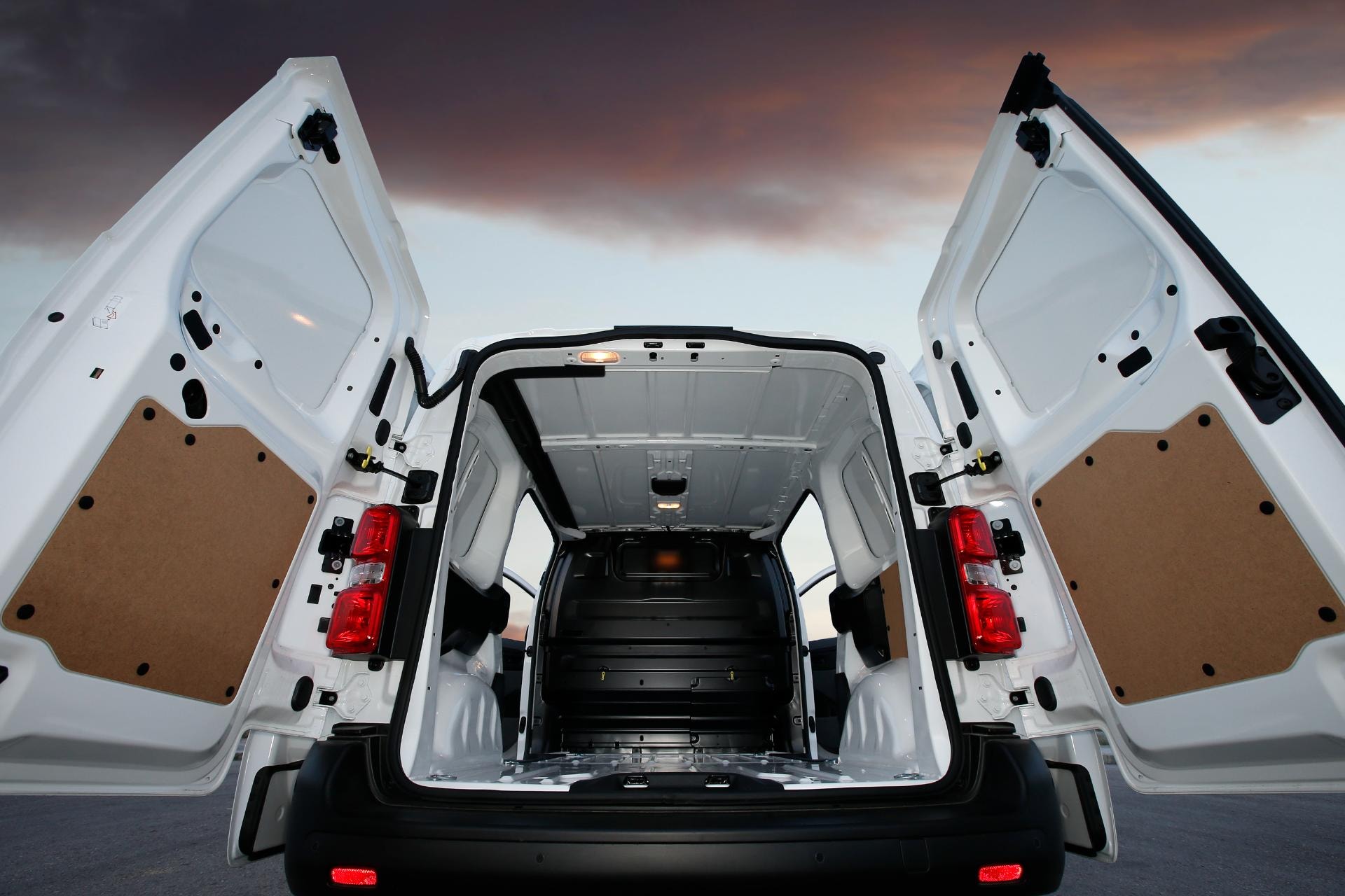 Espacio de carga generoso del Citroën Jumpy, ideal para grandes volúmenes