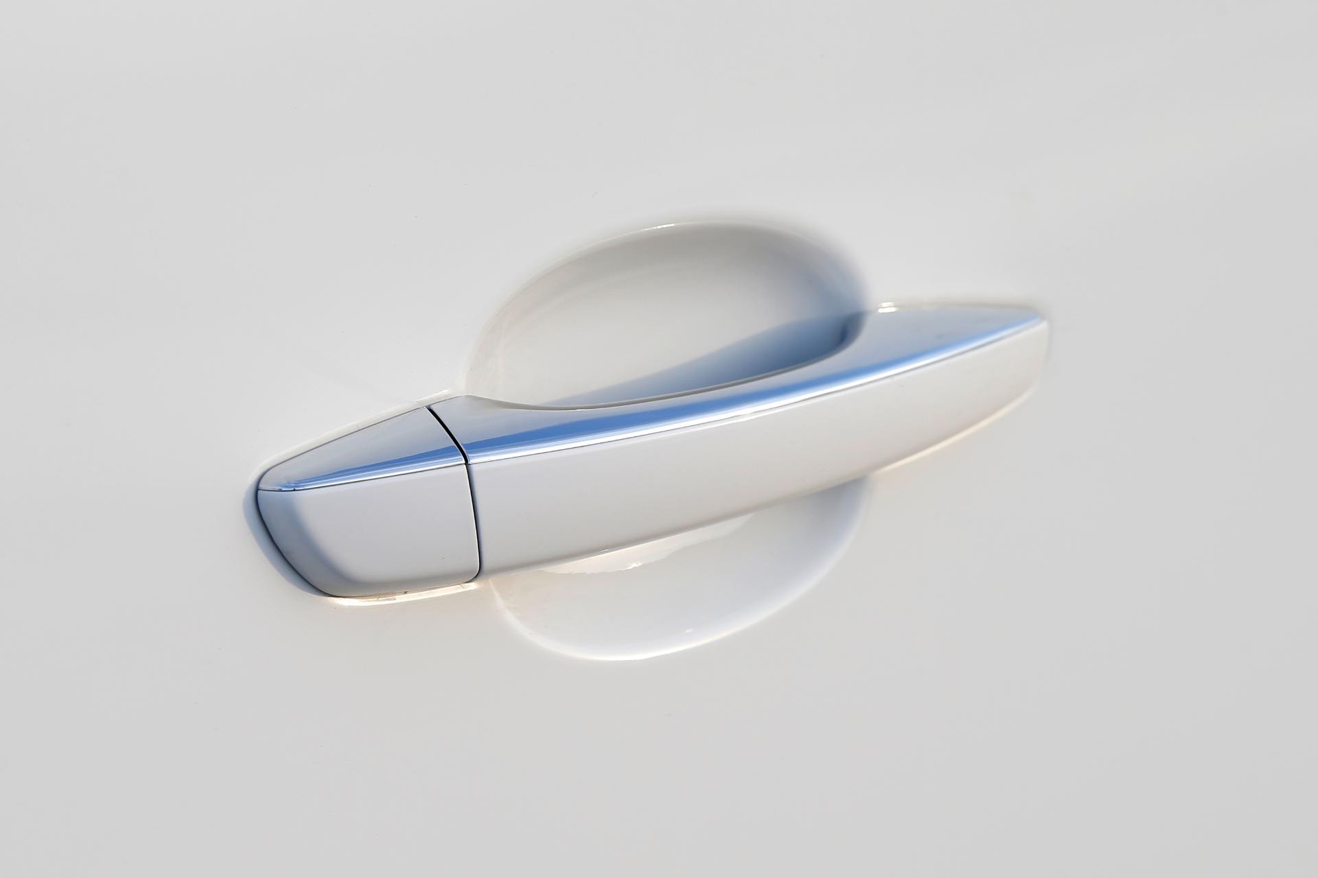 Detalle de la manija del Citroën Jumpy con terminación cromada