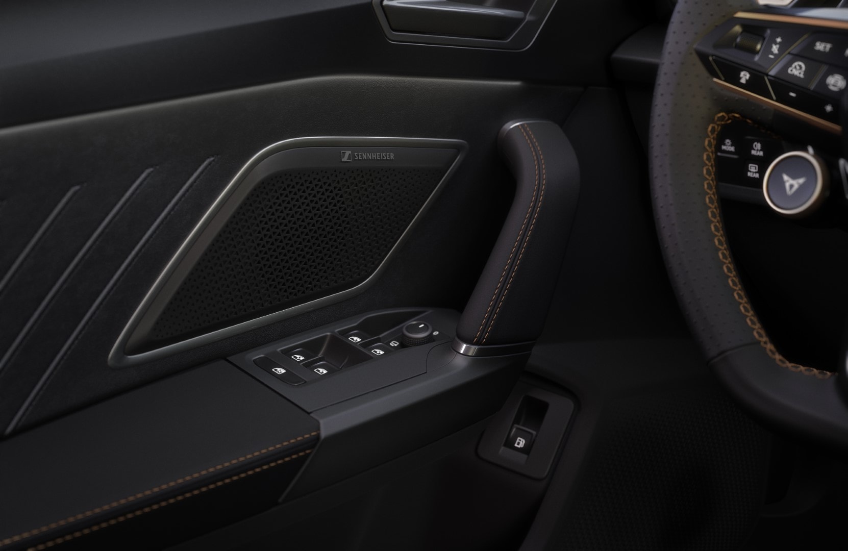 Detalle de las luces traseras del Cupra Formentor, un diseño distintivo y moderno.