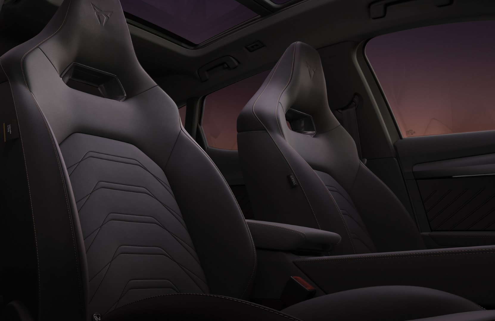 Acabados del salpicadero, reflejando el lujo y la atención al detalle.