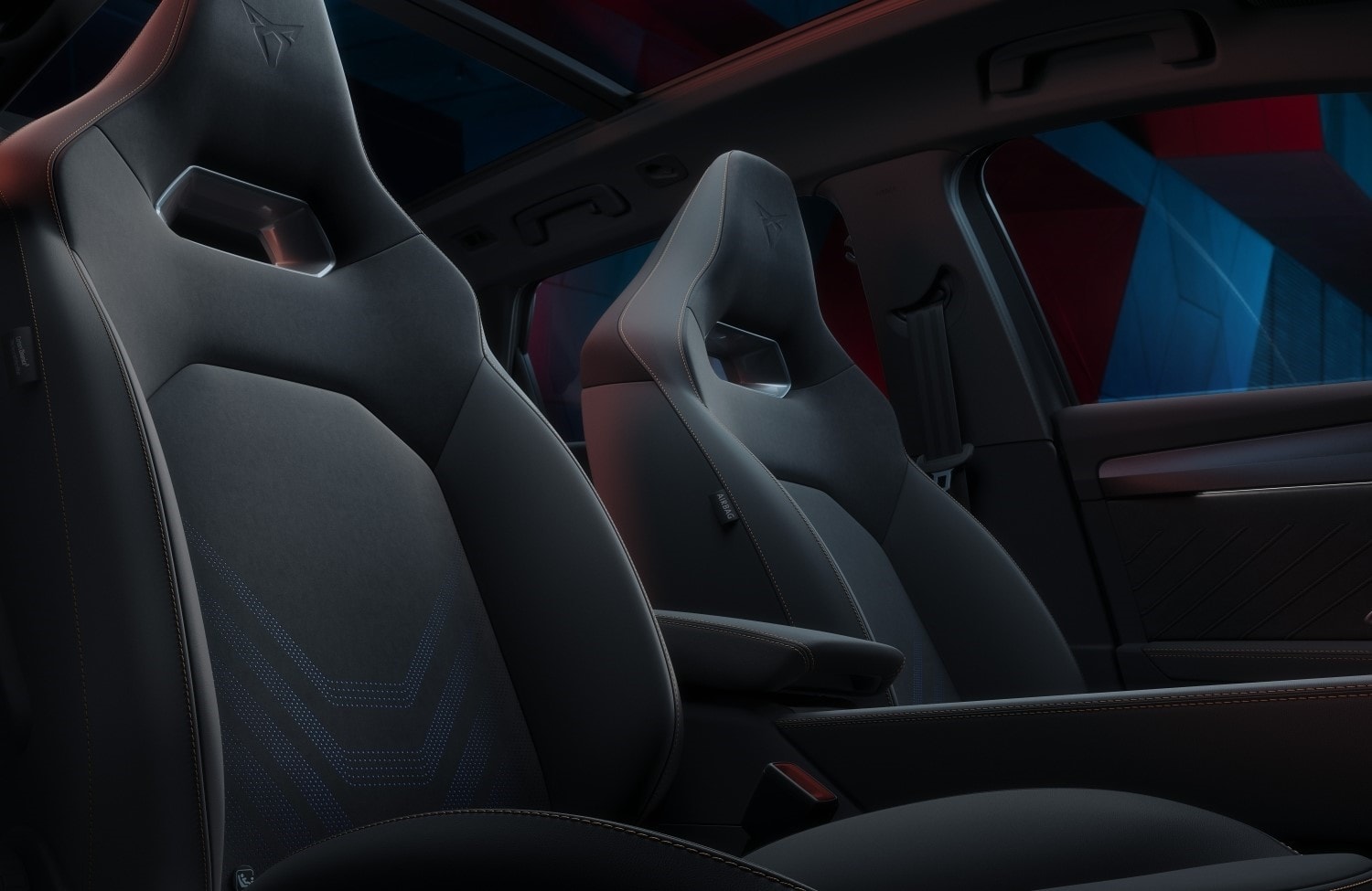 Asientos tipo bucket que combinan deportividad y confort en el Cupra León Sportstourer.