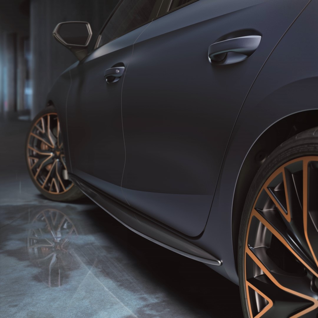 Tablero de instrumentos del Cupra León, con tecnología avanzada.