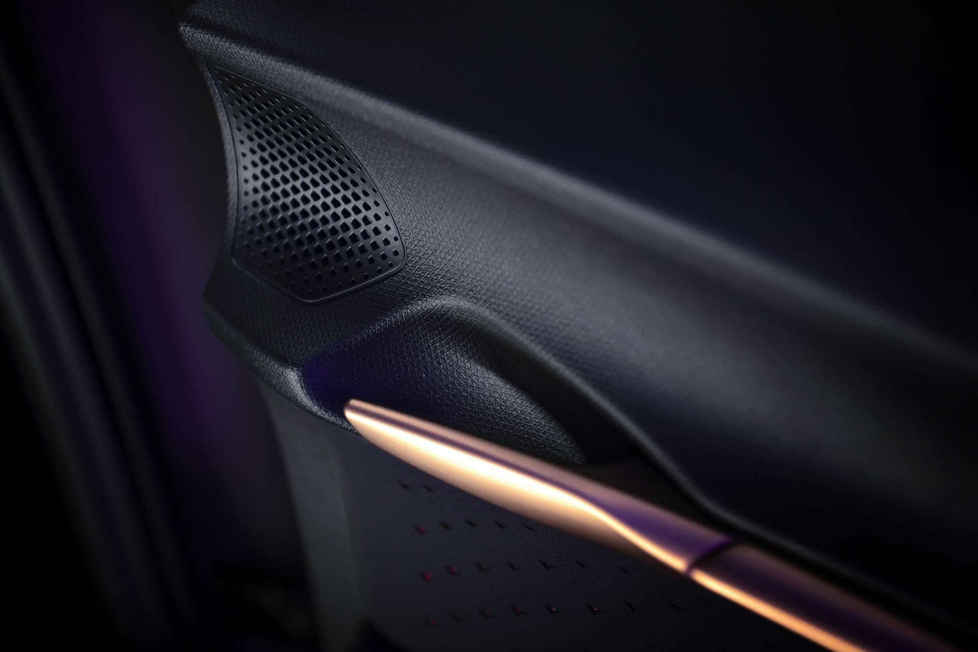 Acabados exclusivos y sistema de audio integrado en el Cupra Tavascan.