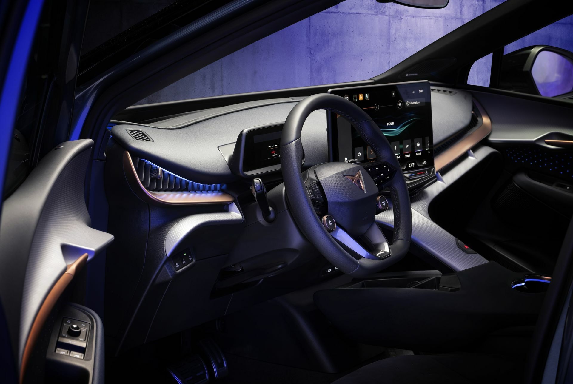 Cabina tecnológica y acabados premium del Cupra Tavascan.