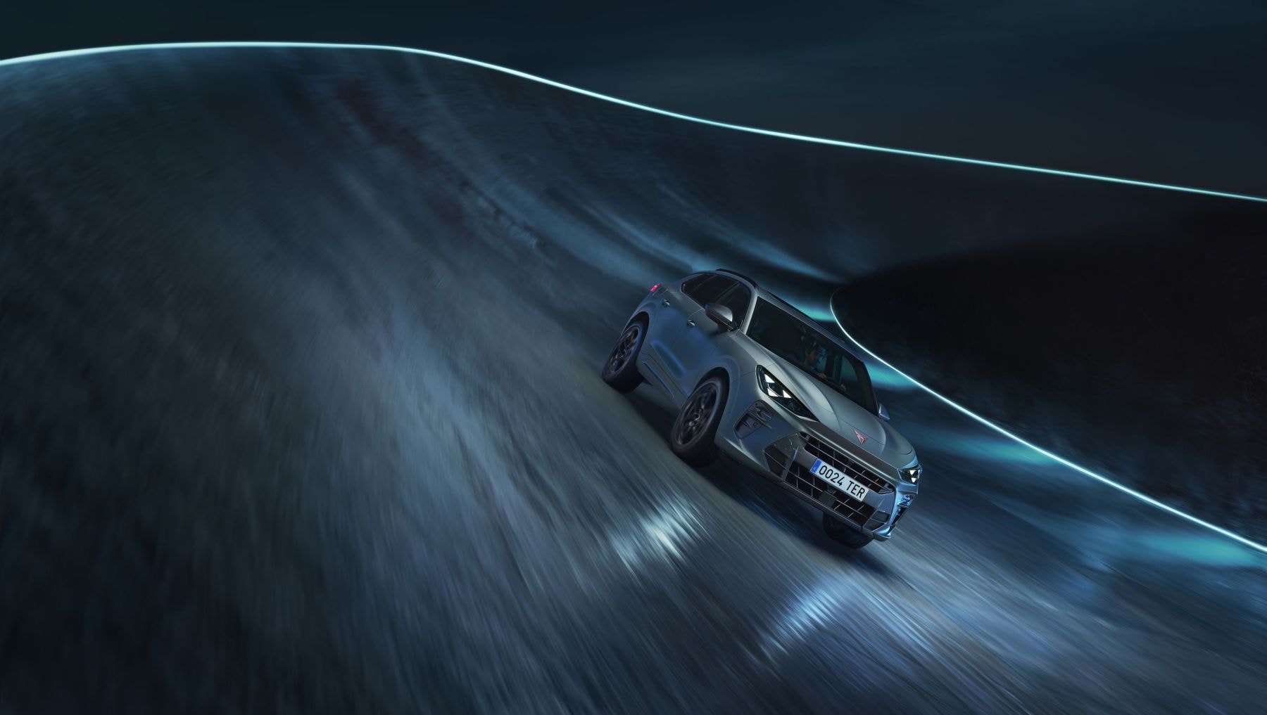 Vista lateral y trasera del Cupra Terramar mostrando su diseño deportivo.