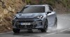 El Cupra Terramar se muestra en su elegante y deportivo diseño frontal. El Cupra Terramar se muestra en su elegante y deportivo diseño frontal.