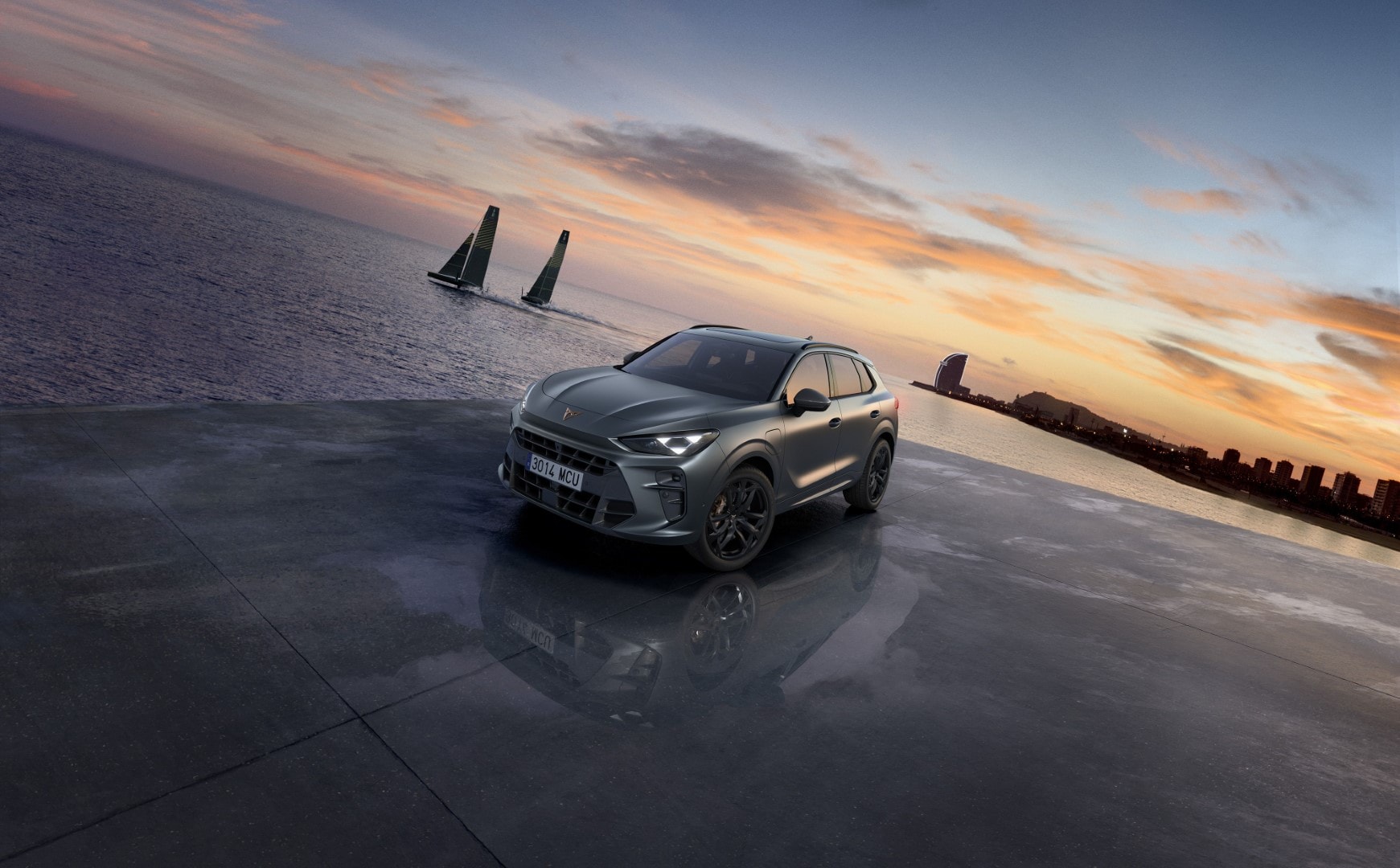 Imagen frontal y lateral del Cupra Terramar con una puesta de sol.