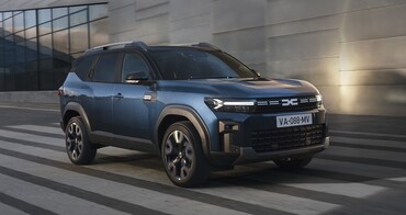 El Dacia Bigster híbrido muestra un diseño robusto y moderno en su perfil. Su estética es atractiva y funcional. El Dacia Bigster híbrido muestra un diseño robusto y moderno en su perfil. Su estética es atractiva y funcional.