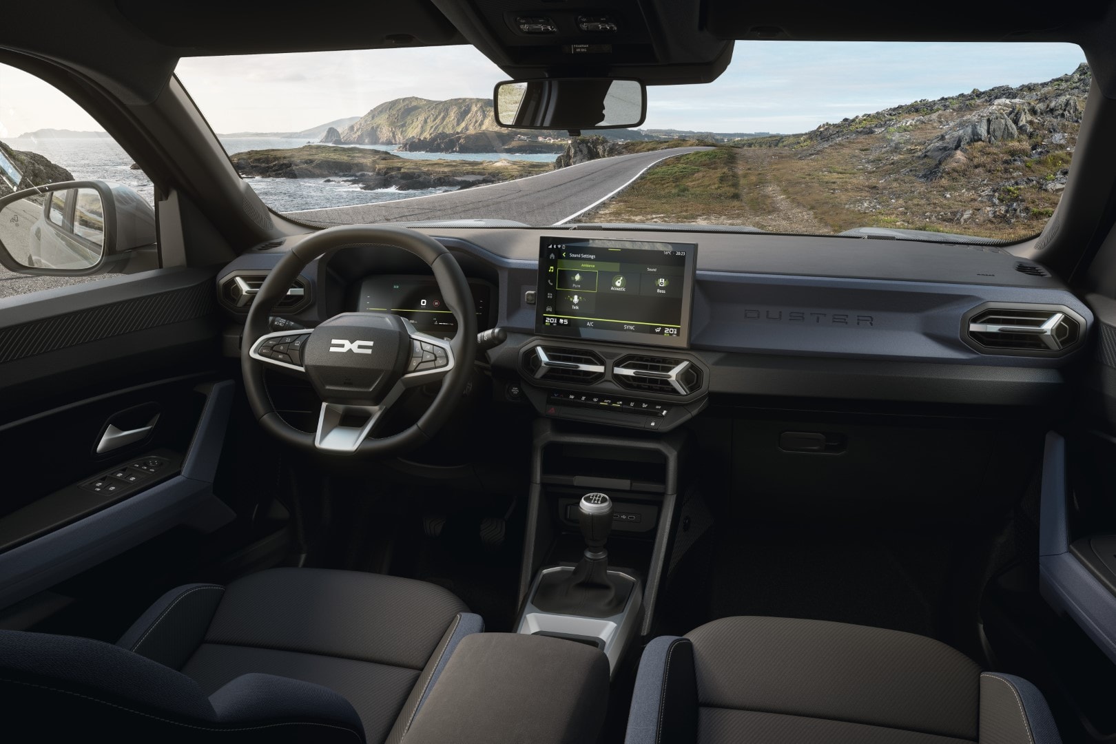 Panorámica completa del habitáculo, mostrando el diseño y la disposición de los controles.