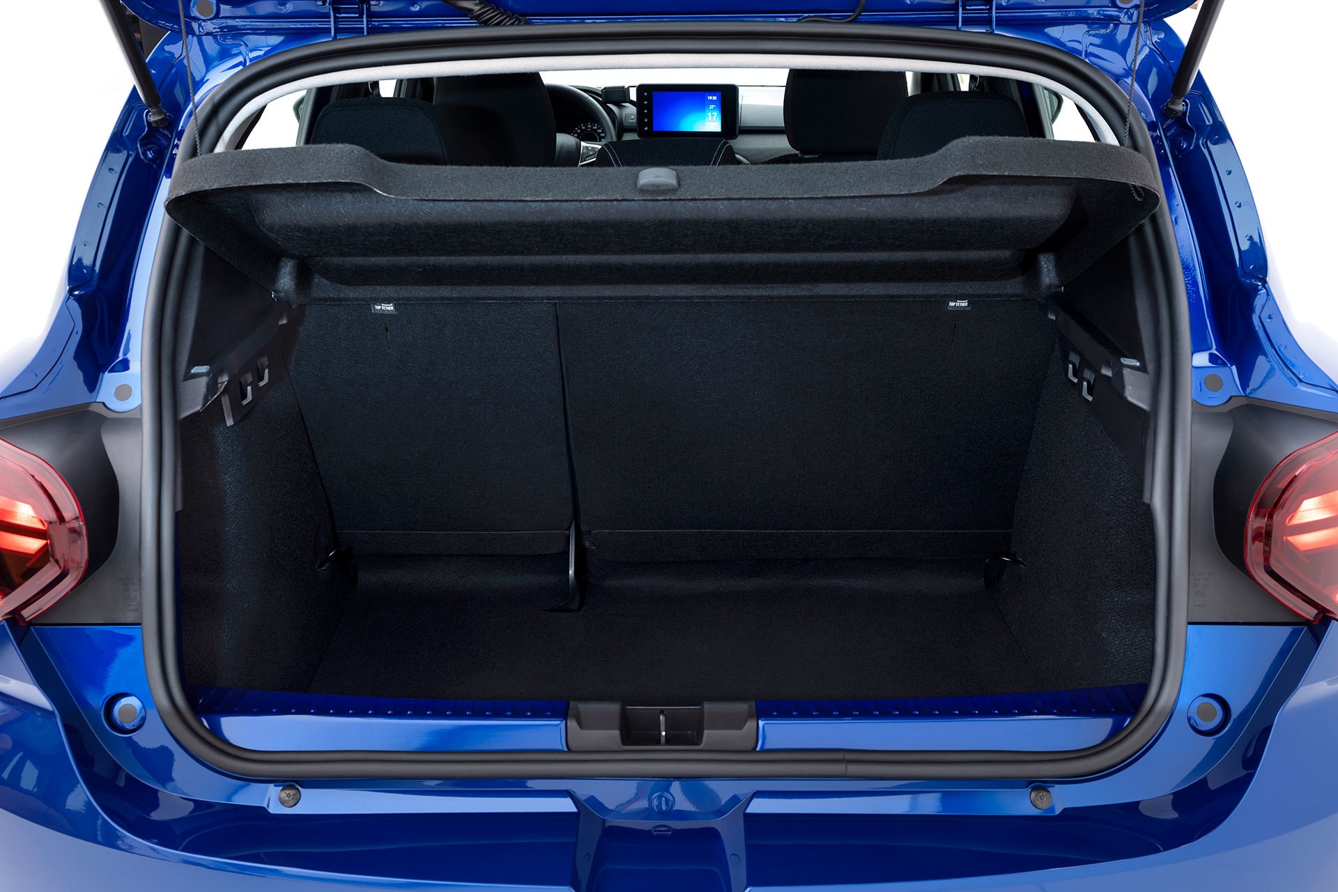 Amplia visual del maletero del Dacia Sandero, mostrando su capacidad.