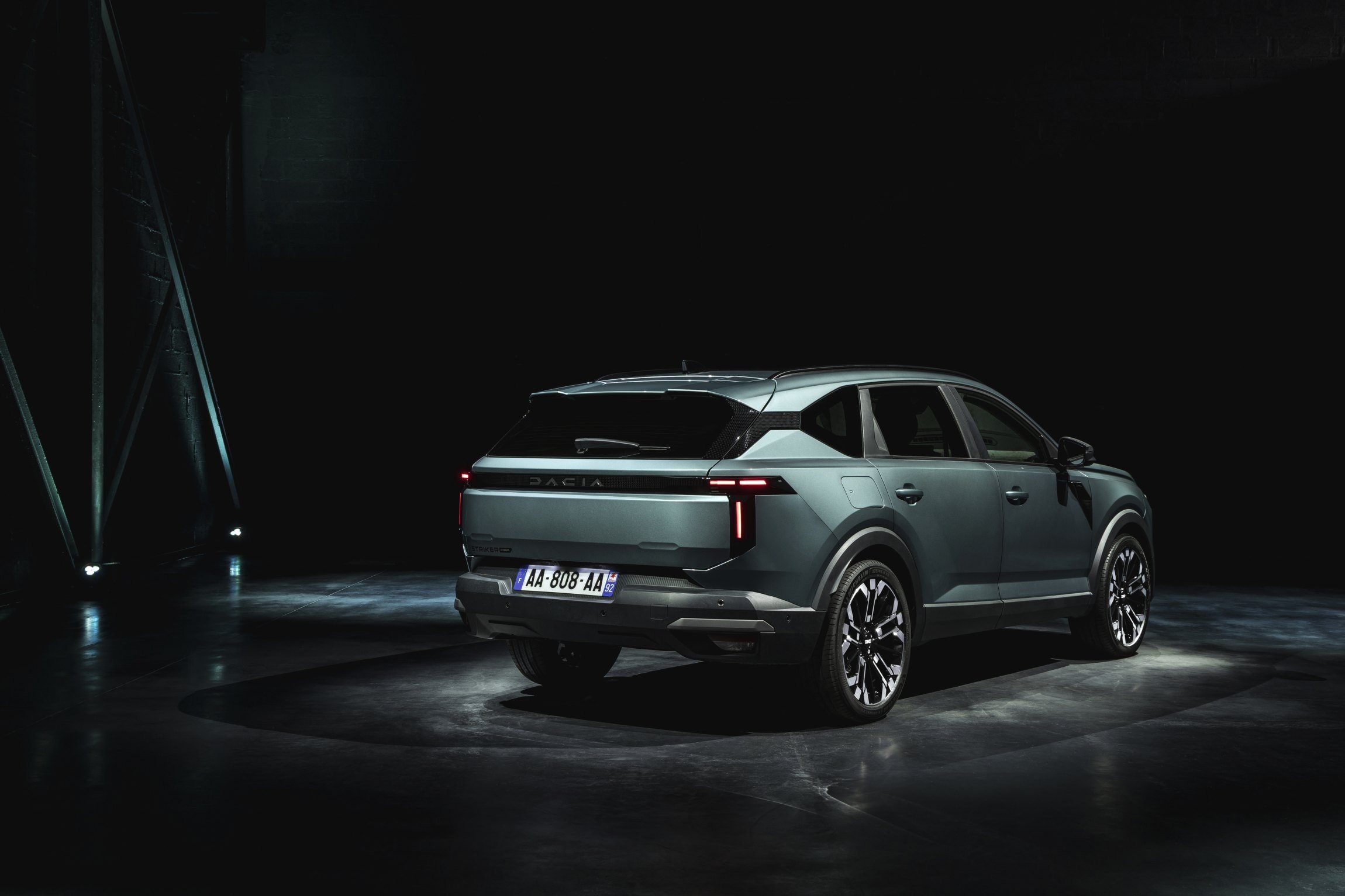 Dacia Striker híbrido