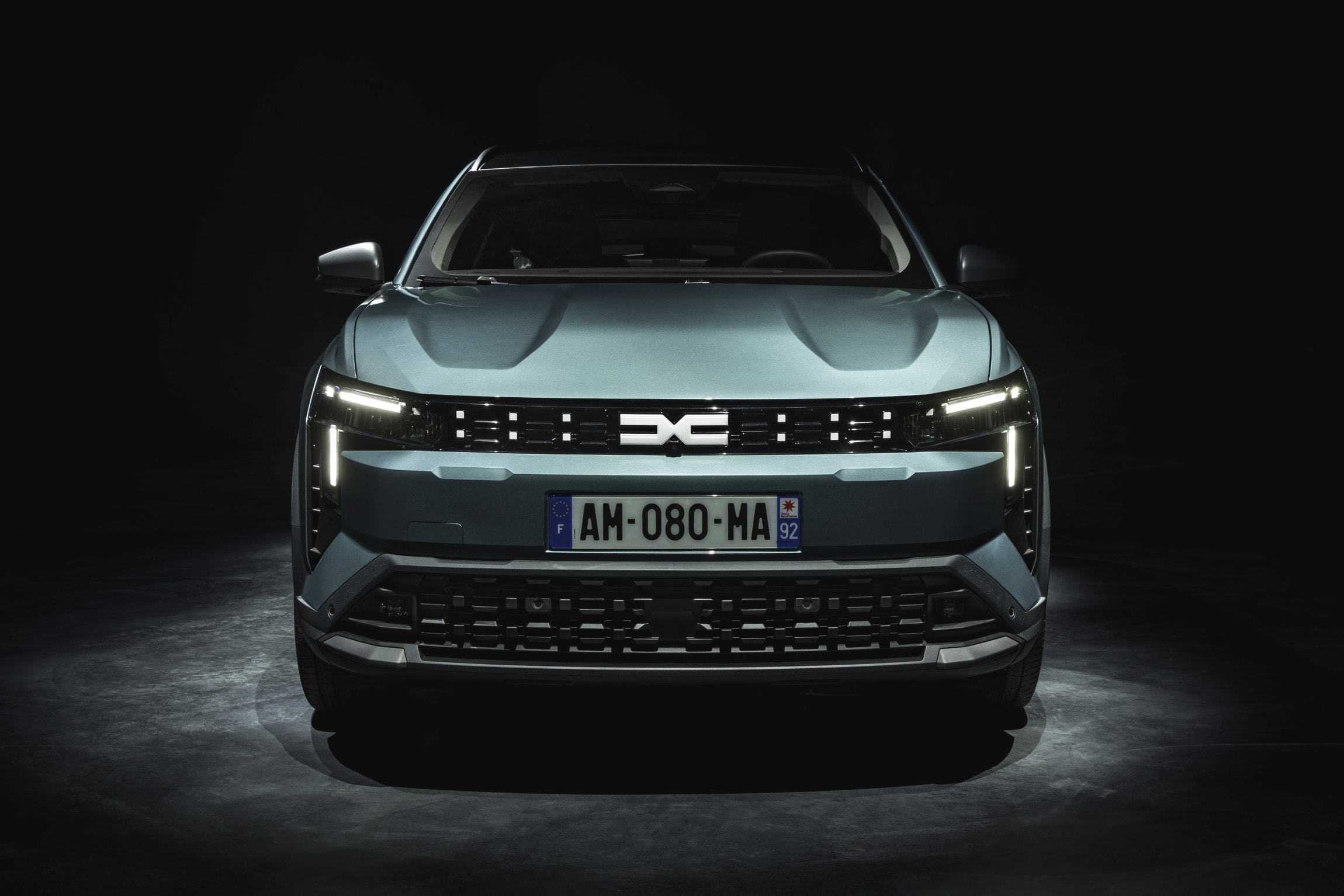 Dacia Striker híbrido